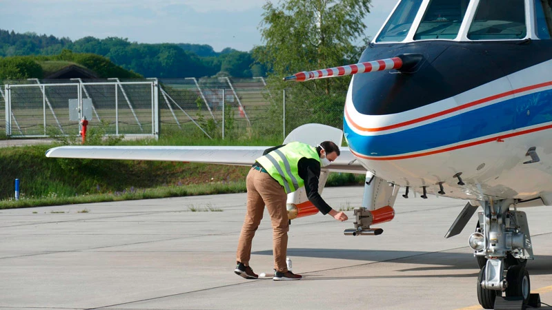 Test der Wolkensonde an der Falcon 20E: