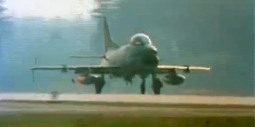 Video: RB199: ein Mehrzwecktriebwerk für ein Mehrzweckkampflugzeug